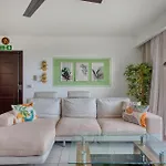 Elegant 3 Bedroom Apartment, Family Friendly With Sun Terrace And Hot Tub Smas1-1 Apartamento