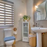 Elegant 3 Bedroom Apartment, Family Friendly With Sun Terrace And Hot Tub Smas1-1 * Marsaskala