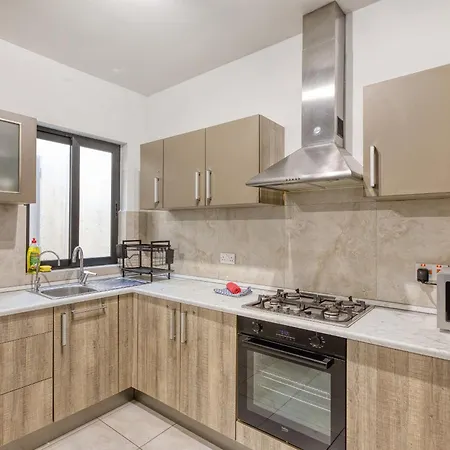公寓 Elegant 3 Bedroom Apartment, Family Friendly With Sun Terrace And Hot Tub Smas1-1 *