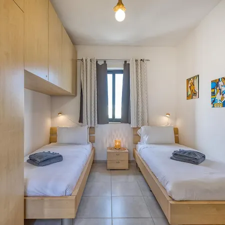 Elegant 3 Bedroom Apartment, Family Friendly With Sun Terrace And Hot Tub Smas1-1 Appartement