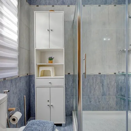 Elegant 3 Bedroom Apartment, Family Friendly With Sun Terrace And Hot Tub Smas1-1