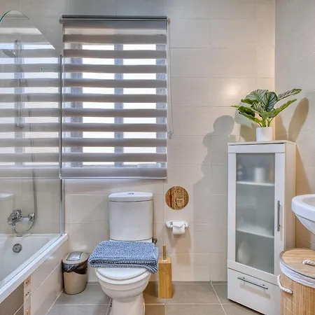 Elegant 3 Bedroom Apartment, Family Friendly With Sun Terrace And Hot Tub Smas1-1 Marsaskala