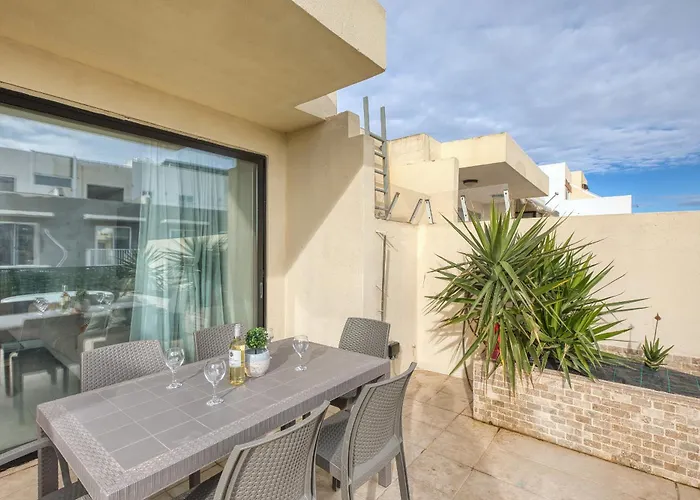 Elegant 3 Bedroom Apartment, Family Friendly With Sun Terrace And Hot Tub Smas1-1 Appartement Marsaskala