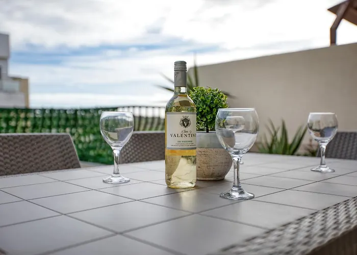 Elegant 3 Bedroom Apartment, Family Friendly With Sun Terrace And Hot Tub Smas1-1 شقة *