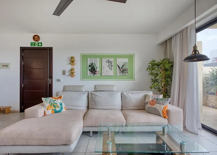 Elegant 3 Bedroom Apartment, Family Friendly With Sun Terrace And Hot Tub Smas1-1 شقة