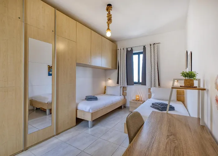 Elegant 3 Bedroom Apartment, Family Friendly With Sun Terrace And Hot Tub Smas1-1 مارساسكالا