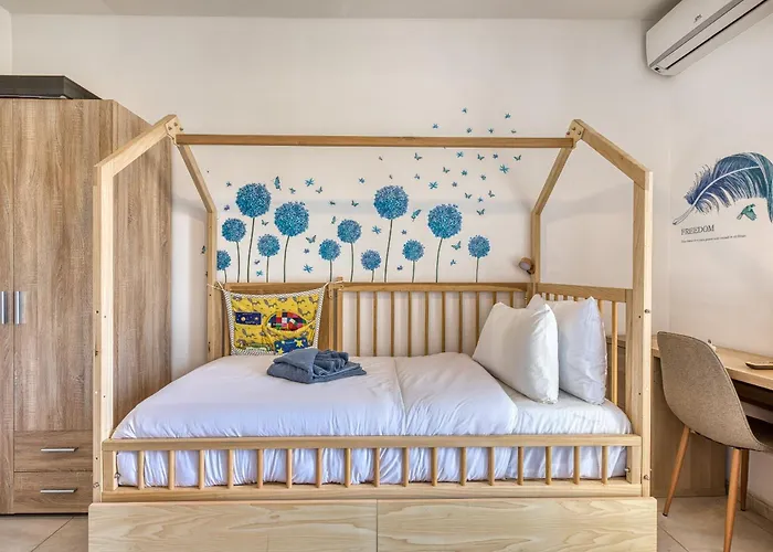 Διαμέρισμα Elegant 3 Bedroom Apartment, Family Friendly With Sun Terrace And Hot Tub Smas1-1 *